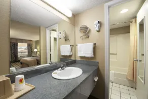Super 8 by Wyndham Meridian - Salle de bain