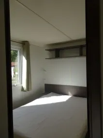 Mobil home avec 3 chambres à coucher pour 6 personnes - Chambre
