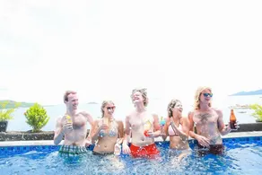 Truong Hotel - Piscine