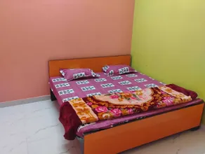 Geeta Teerth Guest House - Room