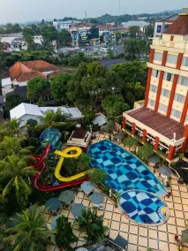 Grand Wahid Hotel Salatiga - Piscine