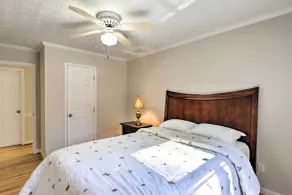 Suwanee House w/ Pool & Game Room! - Innenbereich