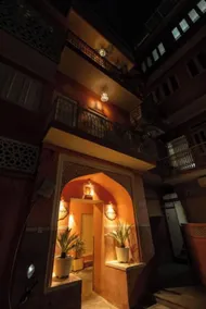Sheel Mahal- Near Hawa Mahal - Interni