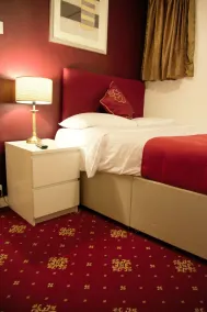 Crown Lodge Guest House - Room