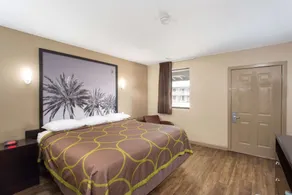 Super 8 by Wyndham Pensacola NAS Area - Chambre