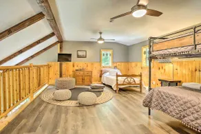 Hike & Zip-Line: Red River Gorge Cabin w/ Hot Tub! - Innvendig