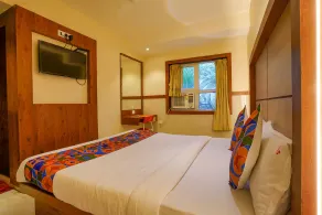 Via Super 7 Inn - Room