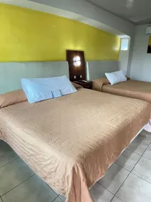Hotel Splash Inn - Værelse