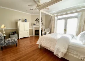 Inn on Main Hotel - Room