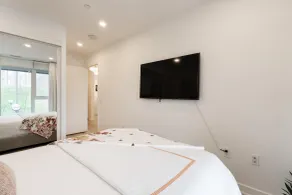 Rivetstays - Dan Leckie - Habitación
