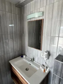 Troilus Park House - Bathroom