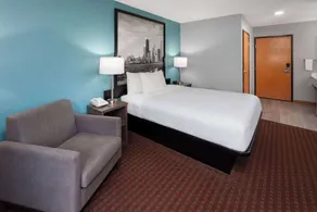 Super 8 by Wyndham McHenry Fox Lake Area - Chambre