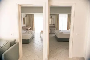 Maria Plomari Apartments - Room
