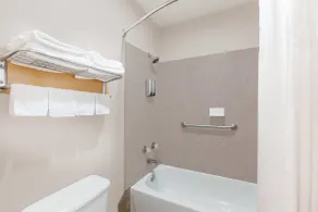 Super 8 by Wyndham Cleburne - Salle de bain
