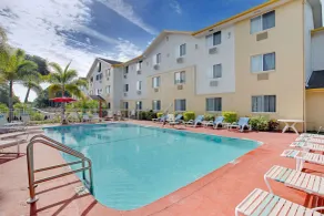 Super8 by Wyndham NEARBY Clearwater St Petersburg International Airport - Piscine