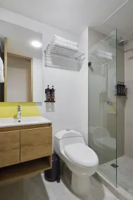 30 Living Suites - Bathroom