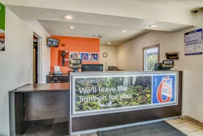 Motel 6-Stockton, CA - Charter Way West - Réception