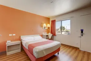 Motel 6-Corona, CA - Chambre