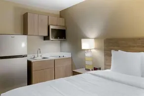Suburban Studios Raleigh - Crabtree Valley - Room