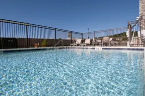 Holiday Inn Express & Suites Johnstown by IHG - Piscine