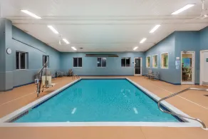 Holiday Inn Express Vermilion by IHG - Piscine