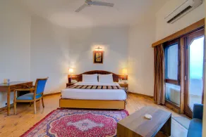 Timber Trail Base Resort - At the Foothills of Adventure - Room
