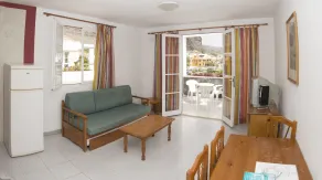 Apartamentos Checkin Laurisilva ** - Room