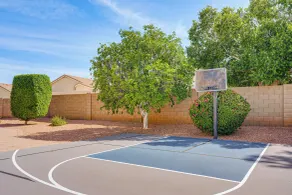 Game Room, Backyard Oasis! Glendale Group Getaway - Innenbereich