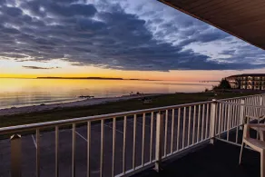 Days Inn & Suites by Wyndham St. Ignace Lakefront - Vue de la chambre