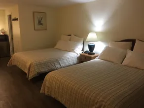 Lakeside Inn - Chambre