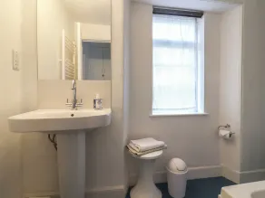 4 East Cliff - Baño
