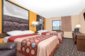 Super 8 by Wyndham Rochester Mayo Clinic Area - Chambre