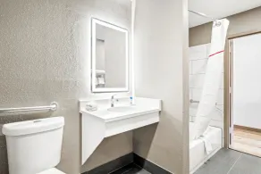 Red Roof Inn & Suites Euless - DFW Airport Southwest - Salle de bain