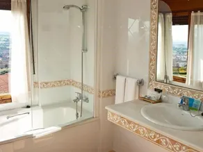 Hotel Casa Camila - Bathroom