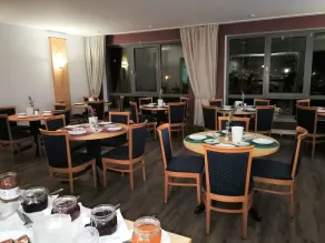 Hotel NEAR BY - Restaurant