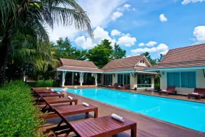 The Forest Home Resort - Piscine
