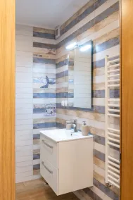 TCI Apartments - Bathroom
