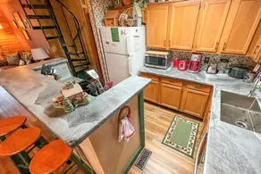 Serene Cabin in the Smokies w/ 2 Decks & Hot Tub! - Interiør