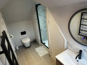 12 Clos Yr Wylan - Bathroom