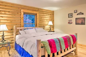 Cedar Mountain Log Cabin: 4 Mi Dupont State Forest - Rom