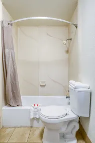 FairBridge Inn Express North Lima - Salle de bain