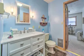 Waterfront Lake Pleasant Getaway w/ Kayaks, Grill! - Badrum