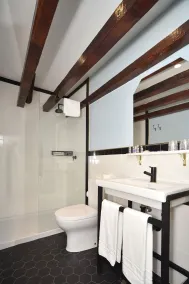 The Lift Boutique Hotel by RIDAN Hotels - Badezimmer
