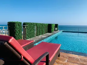 Hotel Bay Suit - Pool