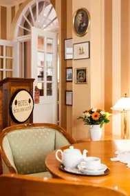 Hotel Garni Schlossgarten - Coin salon dans le hall