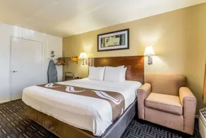Quality Inn Fresno Near University - Room