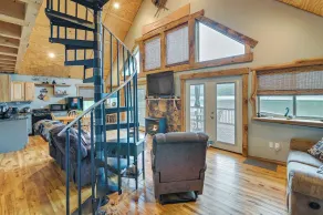 Cozy South Bay Cabin w/ Lake & Mountain Views - Interiør