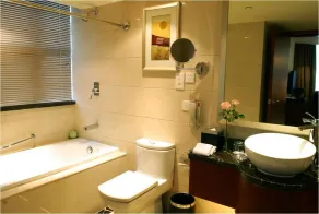 Merryland Traders Hotel - Bathroom