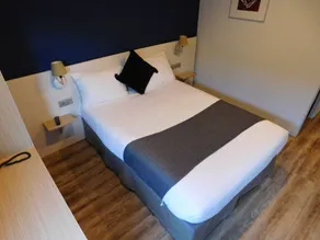Brit Hotel Argentan - Zimmer