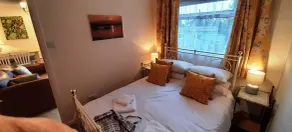 Sheena's Dartmouth Chalets - Room